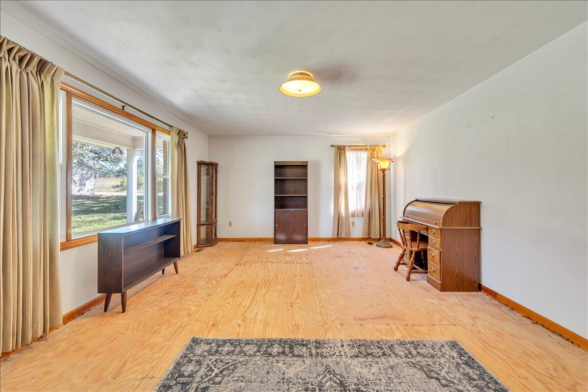 7702 Dickerson Mill Road Moneta, VA 24121 - Photo 10 of 114 006-MIB03082
