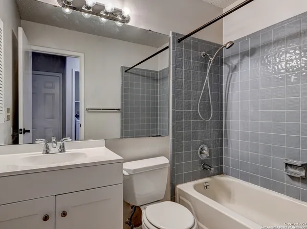 $1,900 | 9811 Wagon Train, Converse, TX 78109