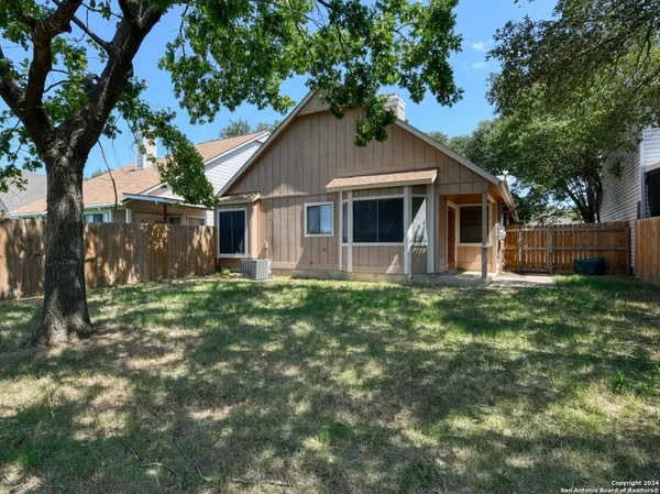 $1,900 | 9811 Wagon Train, Converse, TX 78109