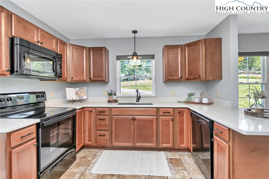 612 Wildcat Road Deep Gap, NC 28618 - Photo 17 of 27