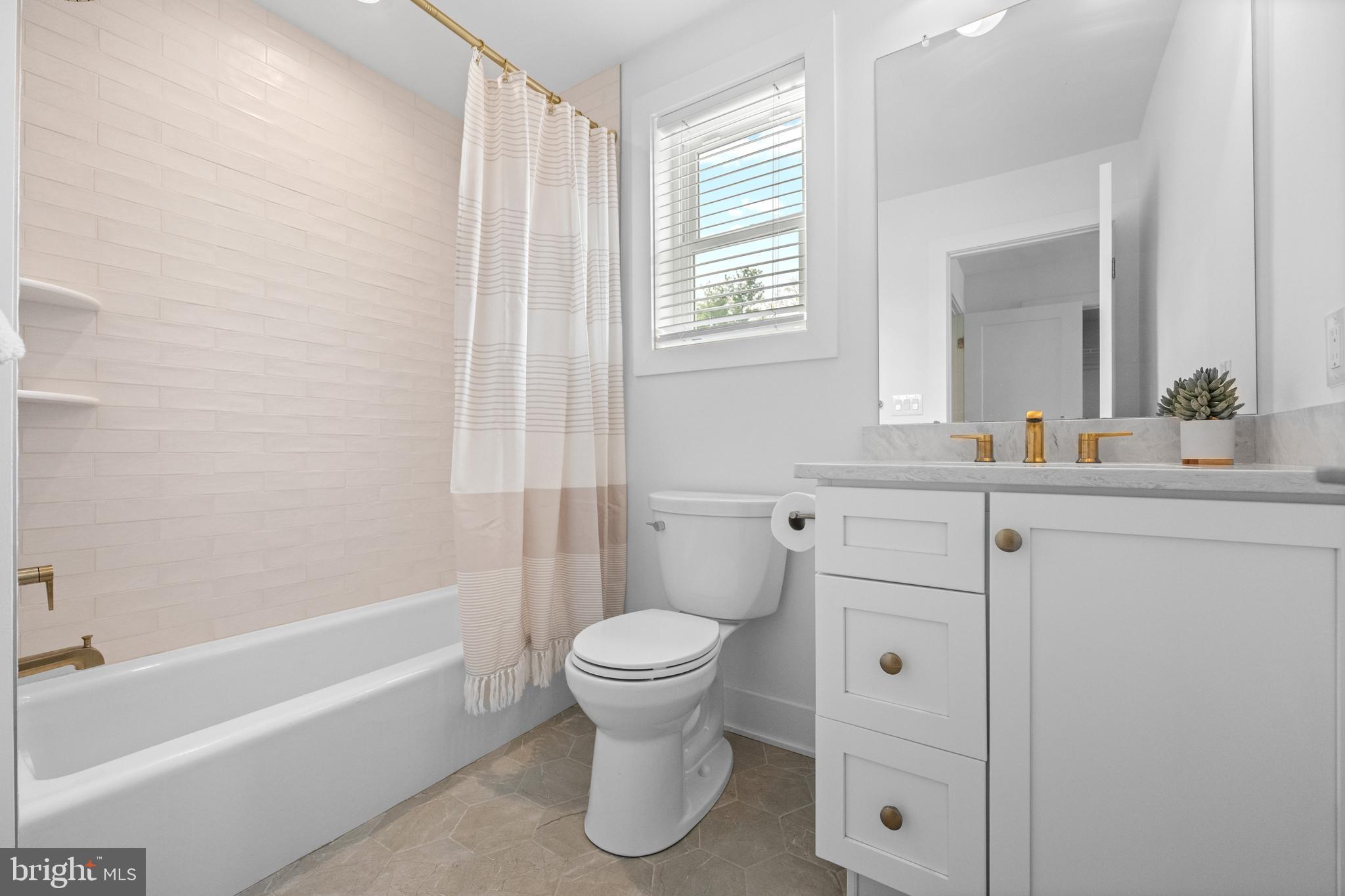 230 North Ridge Avenue Ambler, PA 19002 - Photo 39 of 57 Second bedroom suite