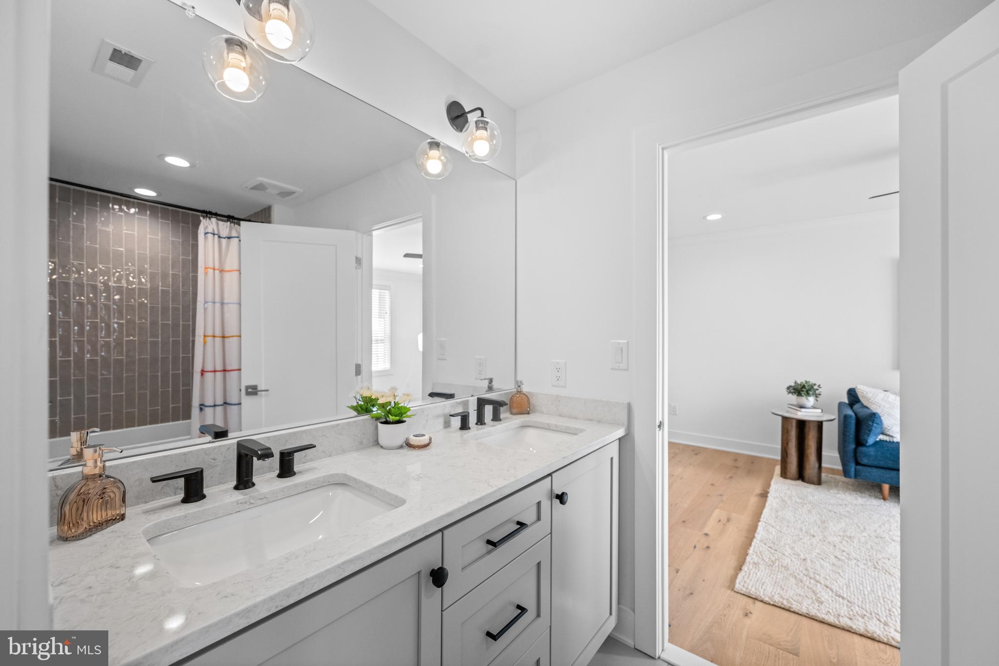 230 North Ridge Avenue Ambler, PA 19002 - Photo 42 of 57 Jack & Jill bath