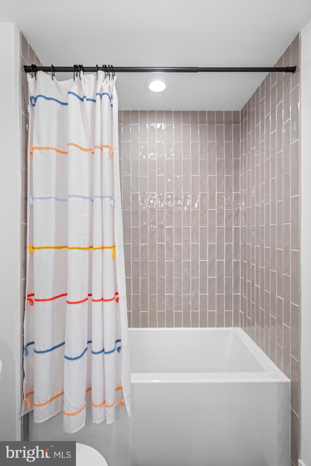 230 North Ridge Avenue Ambler, PA 19002 - Photo 43 of 57 Jack & Jill bath