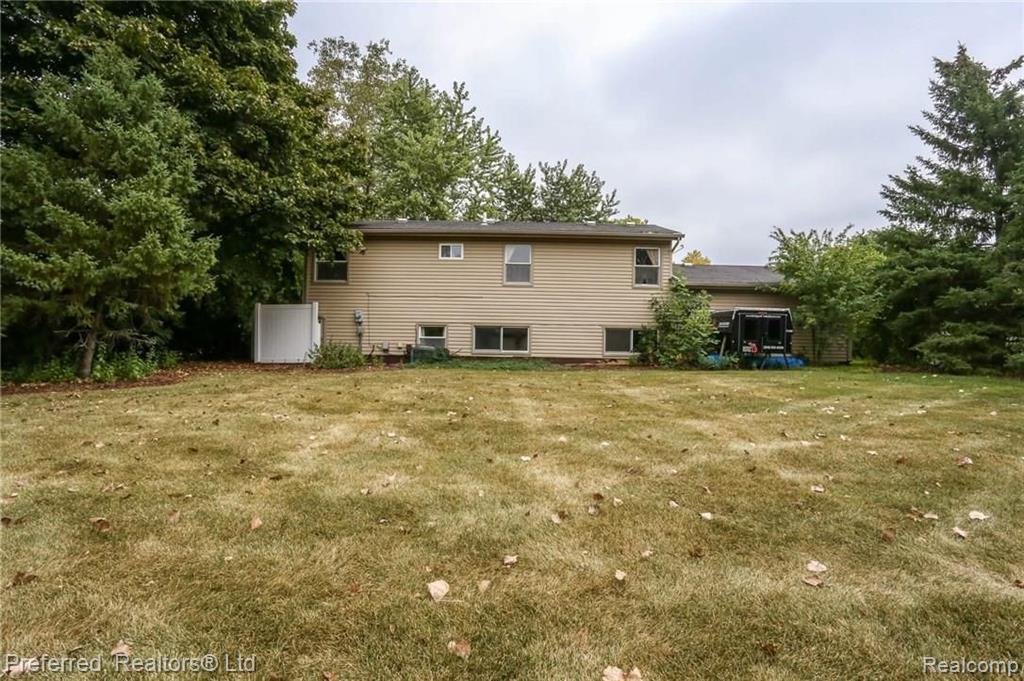 22581 Winfield Road Novi, MI 48375 - Photo 29 of 30