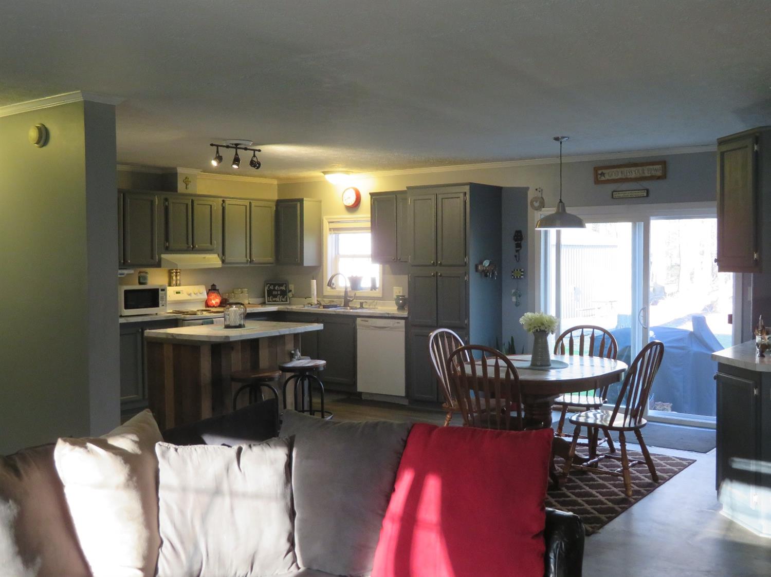 25692 West County Line Road Sunman, IN 47041 - Photo 7 of 21
