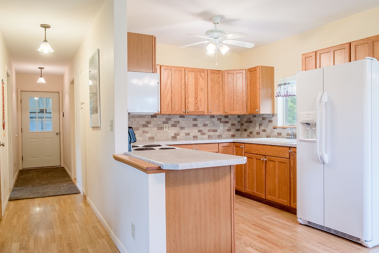 3981 South State Road Durand, MI 48429 - Photo 5 of 31 31384184-4.JPG