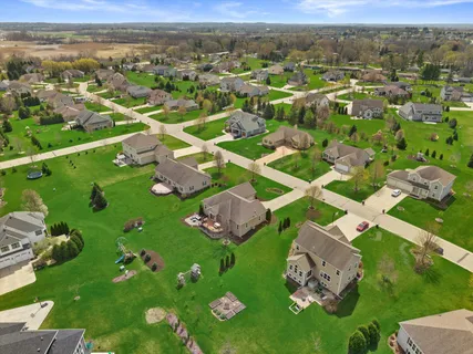 $660,000 | N42W22814 Beacon Court, Pewaukee, WI 53072