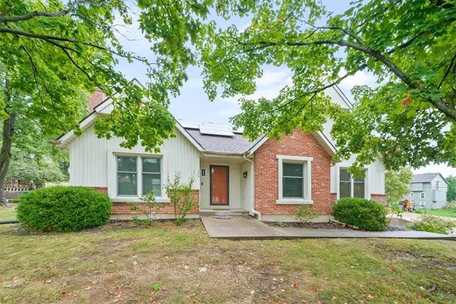 $435,000 | 7029 Albervan Street, Shawnee, KS 66216