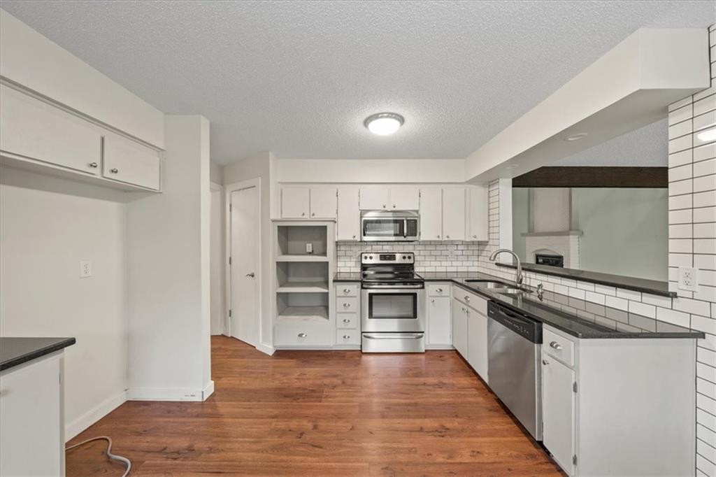 7029 Albervan Street Shawnee, KS 66216 - Photo 13 of 46