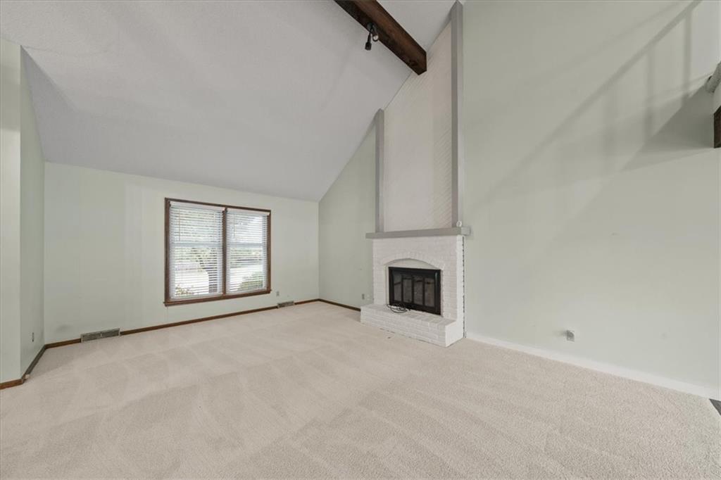 7029 Albervan Street Shawnee, KS 66216 - Photo 7 of 46