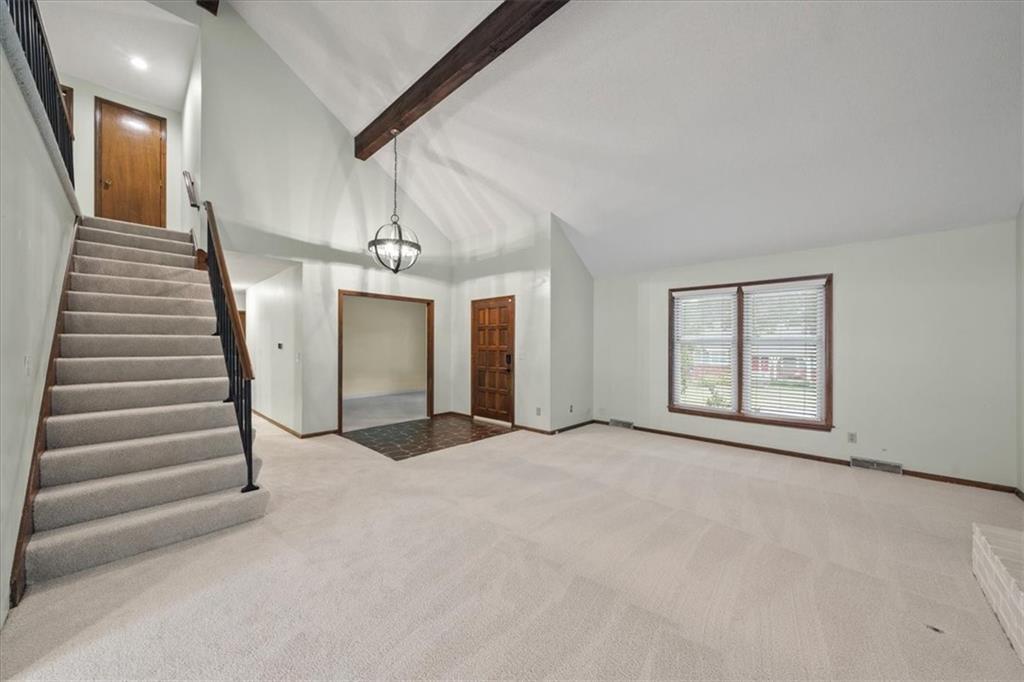 7029 Albervan Street Shawnee, KS 66216 - Photo 8 of 46