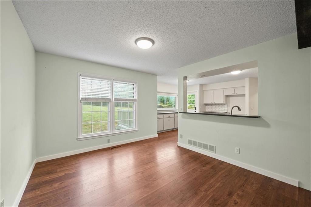 7029 Albervan Street Shawnee, KS 66216 - Photo 9 of 46