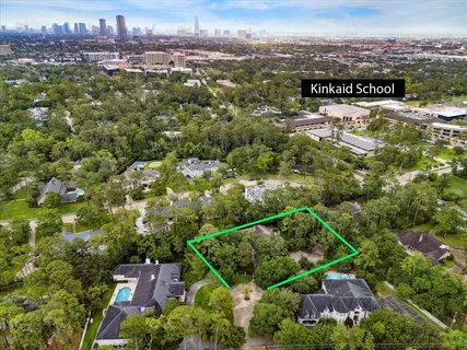 $3,500,000 | 11405 Memorial Circle, Piney Point Village, TX 77024