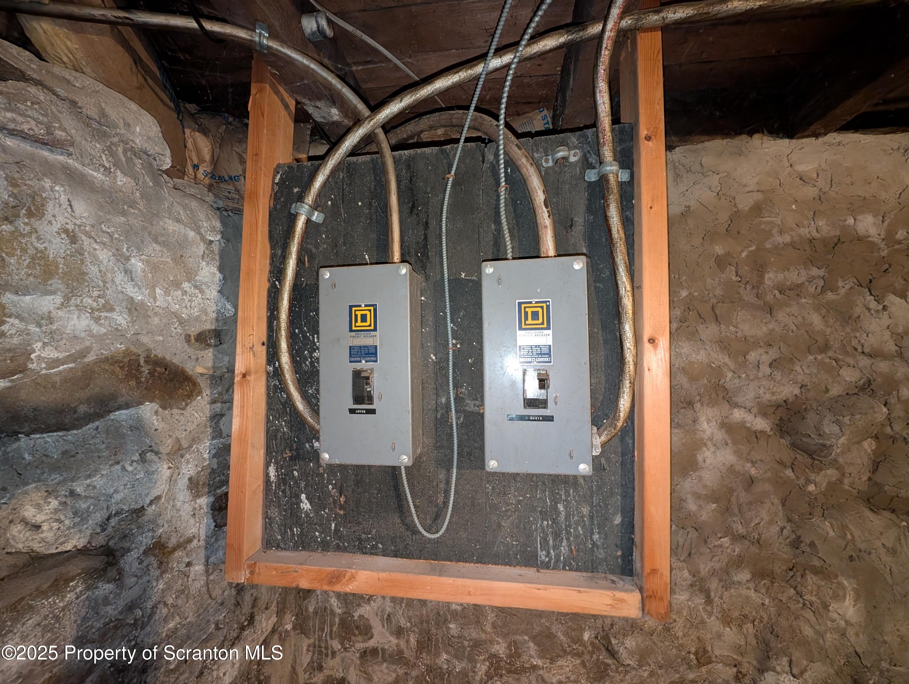 2133-2135 Jackson Street Scranton, PA 18504 - Photo 19 of 38 a view of small space