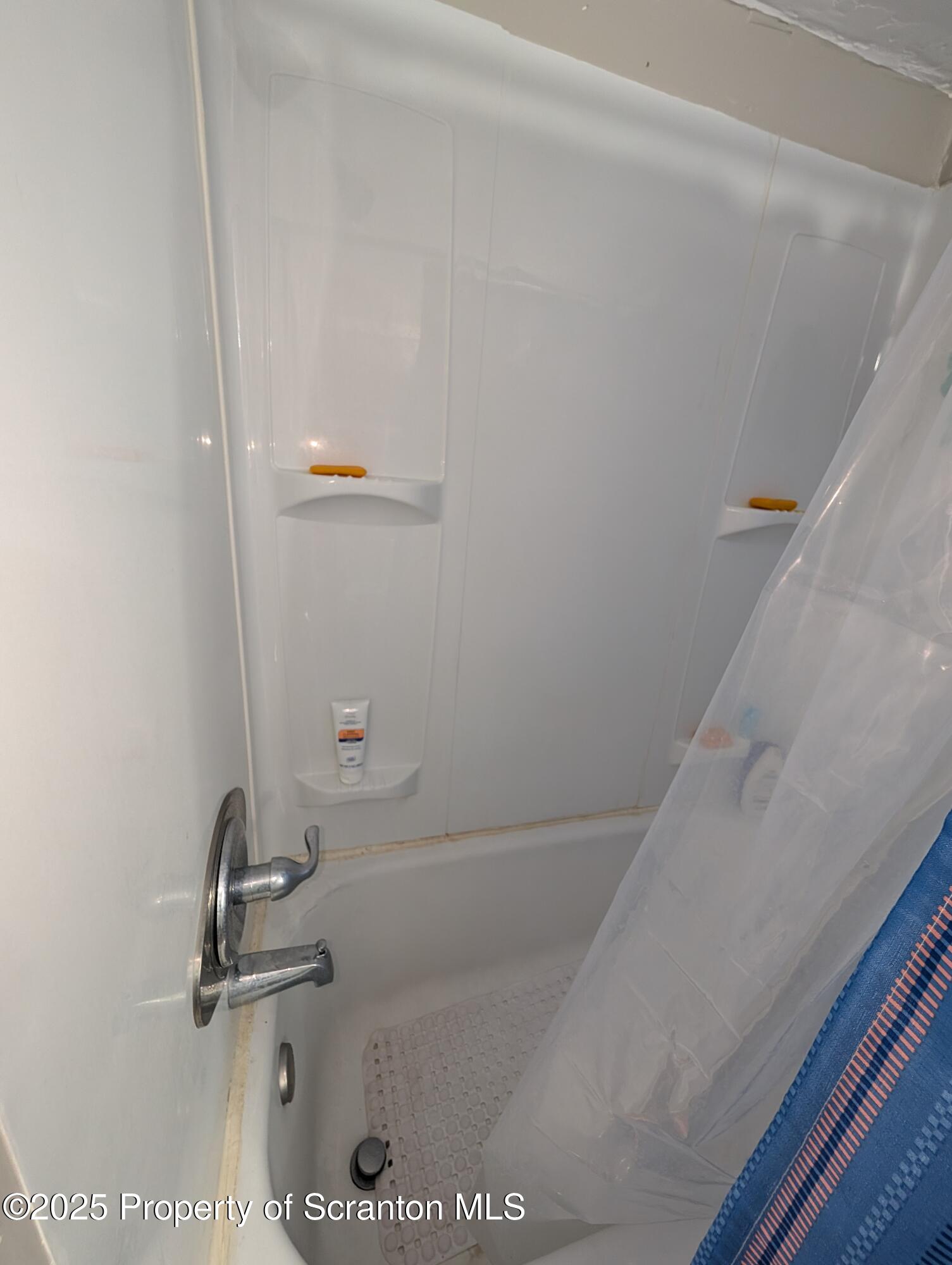 2133-2135 Jackson Street Scranton, PA 18504 - Photo 9 of 38 a bathroom with a sink