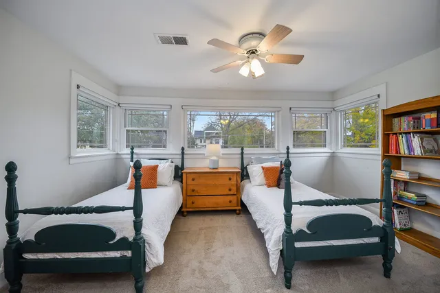 $639,000 | 522 South West Street, Wheaton, IL 60187