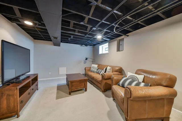 $639,000 | 522 South West Street, Wheaton, IL 60187