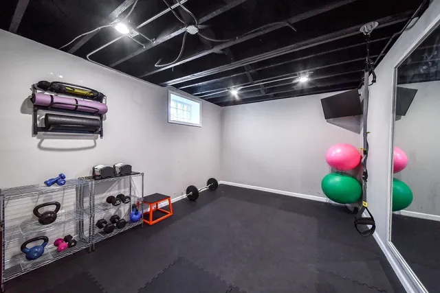 $639,000 | 522 South West Street, Wheaton, IL 60187