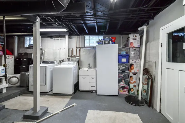 $639,000 | 522 South West Street, Wheaton, IL 60187