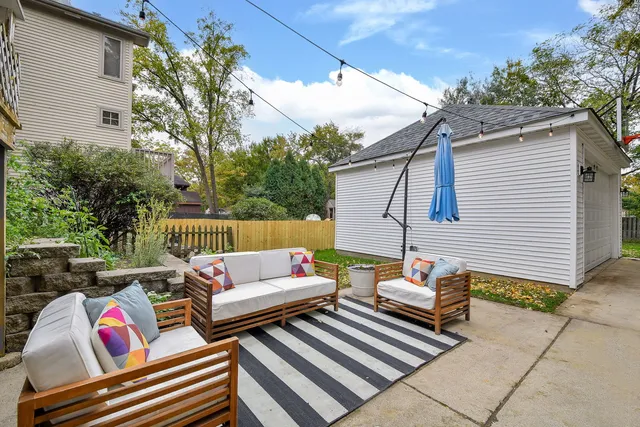 $639,000 | 522 South West Street, Wheaton, IL 60187