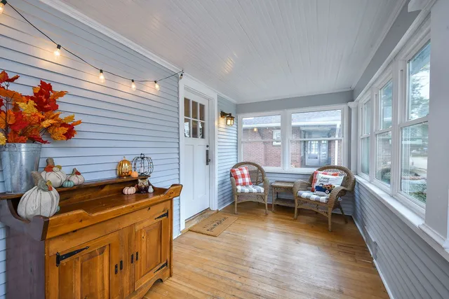 $639,000 | 522 South West Street, Wheaton, IL 60187