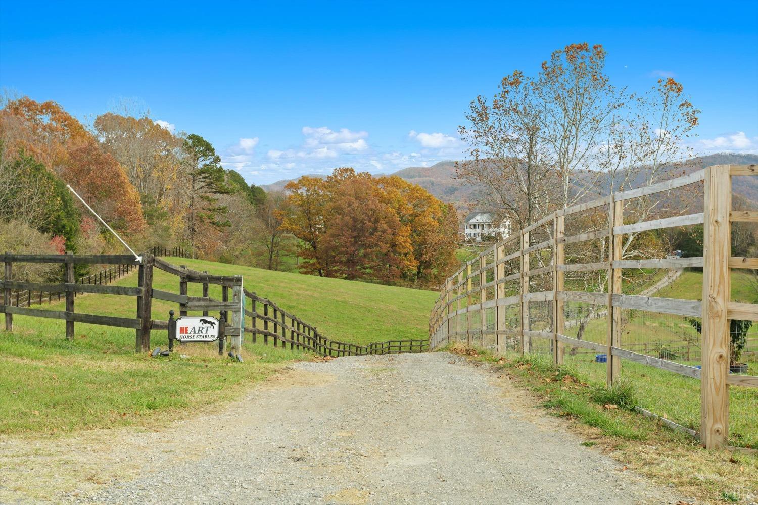 238 Longfield Road Fincastle, VA 24090 - Photo 1 of 93 Gallery Image 1