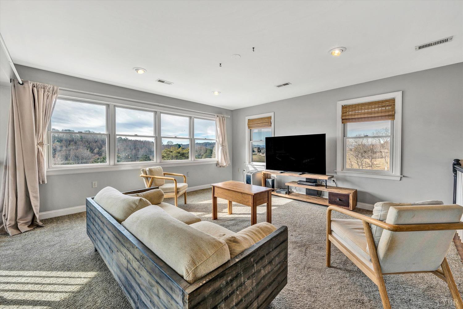 238 Longfield Road Fincastle, VA 24090 - Photo 29 of 93 Gallery Image 29
