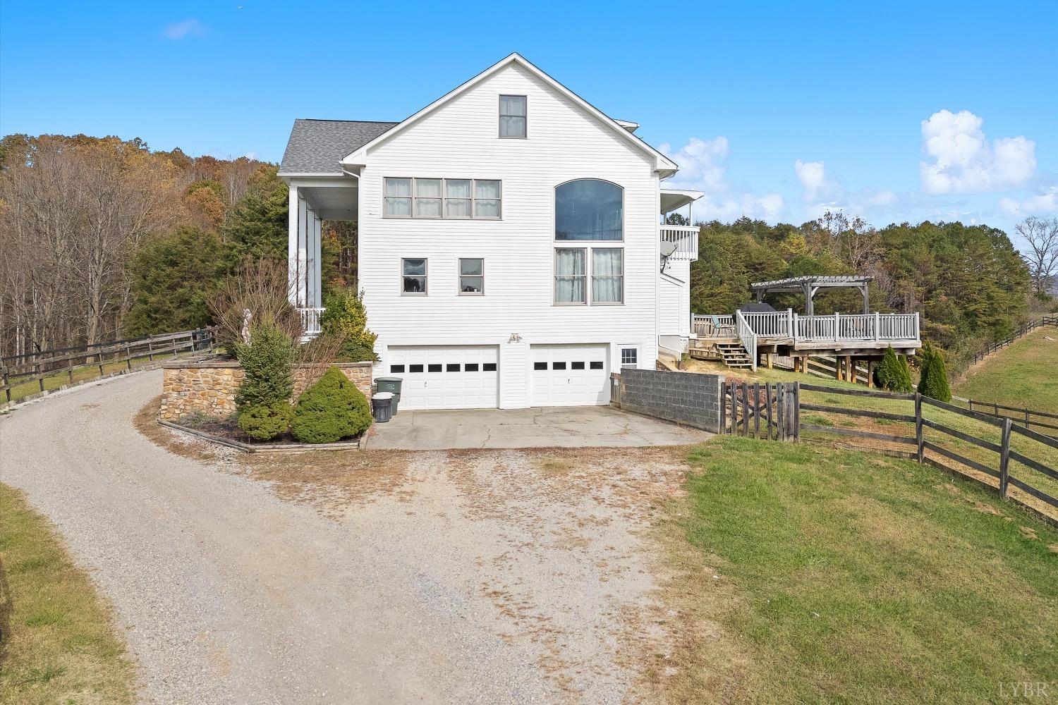 238 Longfield Road Fincastle, VA 24090 - Photo 3 of 93 Gallery Image 3
