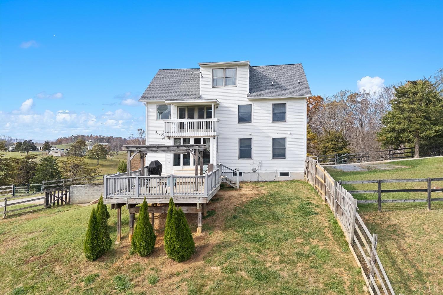 238 Longfield Road Fincastle, VA 24090 - Photo 4 of 93 Gallery Image 4