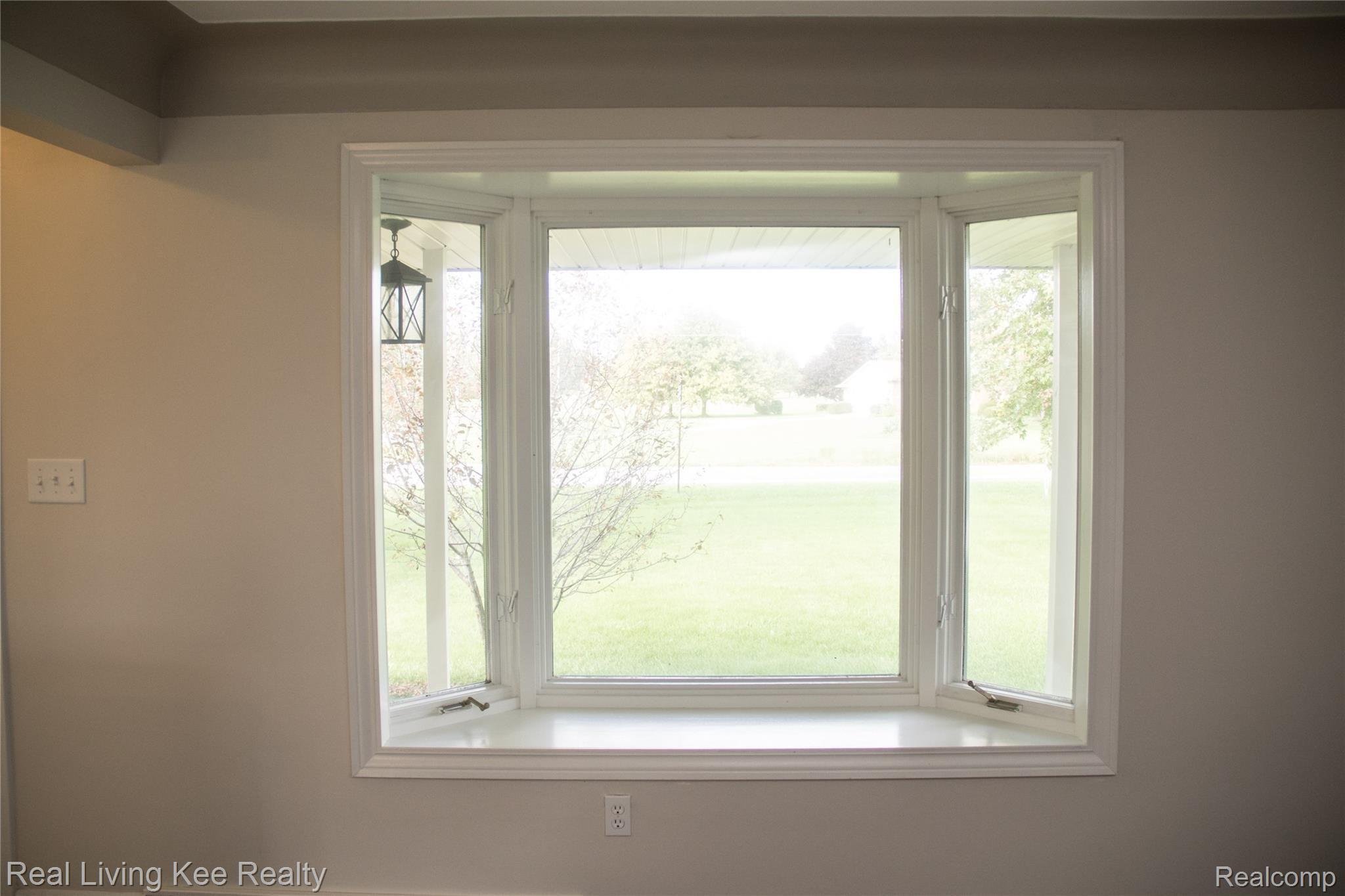 16475 Almont Road Allenton, MI 48002 - Photo 9 of 43 Living room 3.jpg