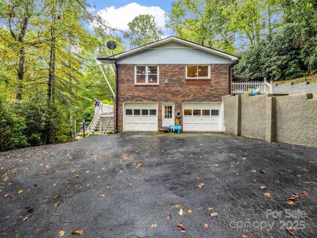 $450,000 | 190 Long John Drive, Hendersonville, NC 28791