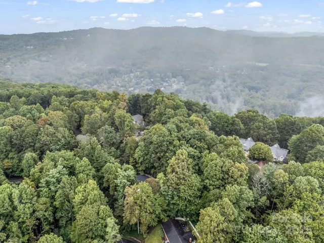 $450,000 | 190 Long John Drive, Hendersonville, NC 28791