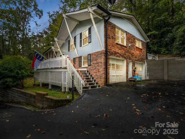 $450,000 | 190 Long John Drive, Hendersonville, NC 28791