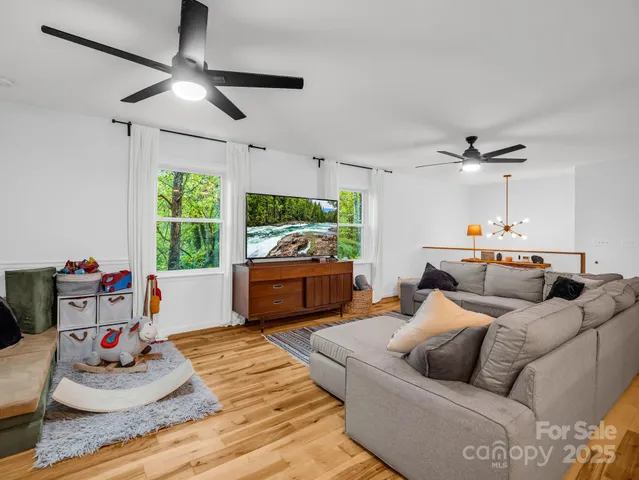 $450,000 | 190 Long John Drive, Hendersonville, NC 28791