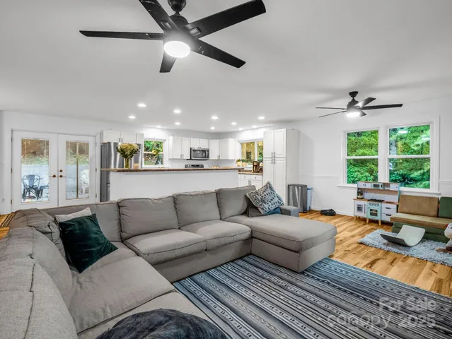 $450,000 | 190 Long John Drive, Hendersonville, NC 28791