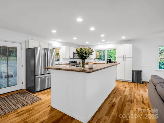 $450,000 | 190 Long John Drive, Hendersonville, NC 28791