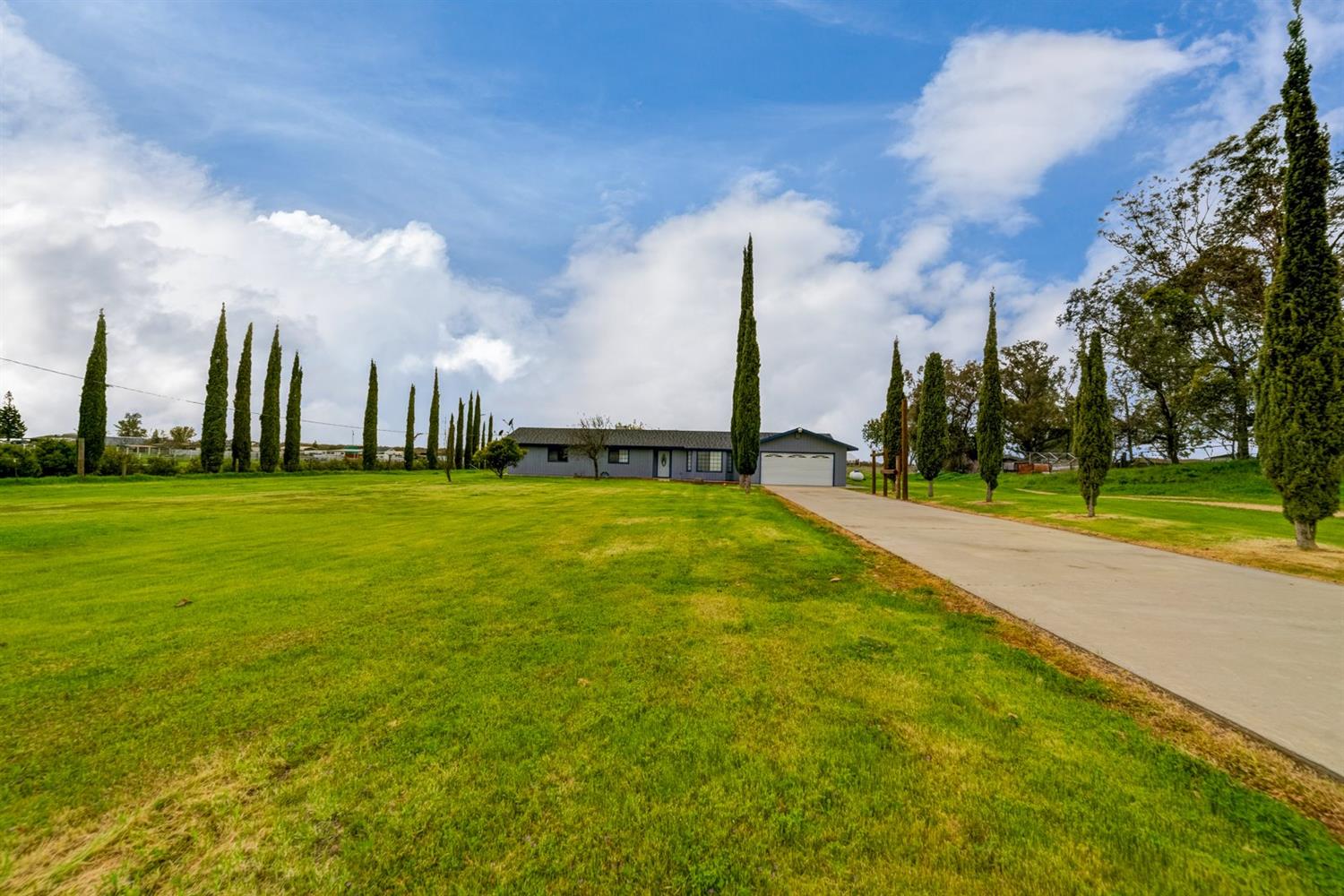 20924 Olympia Road Madera, CA 93638 - Photo 1 of 40 Gallery Image 1