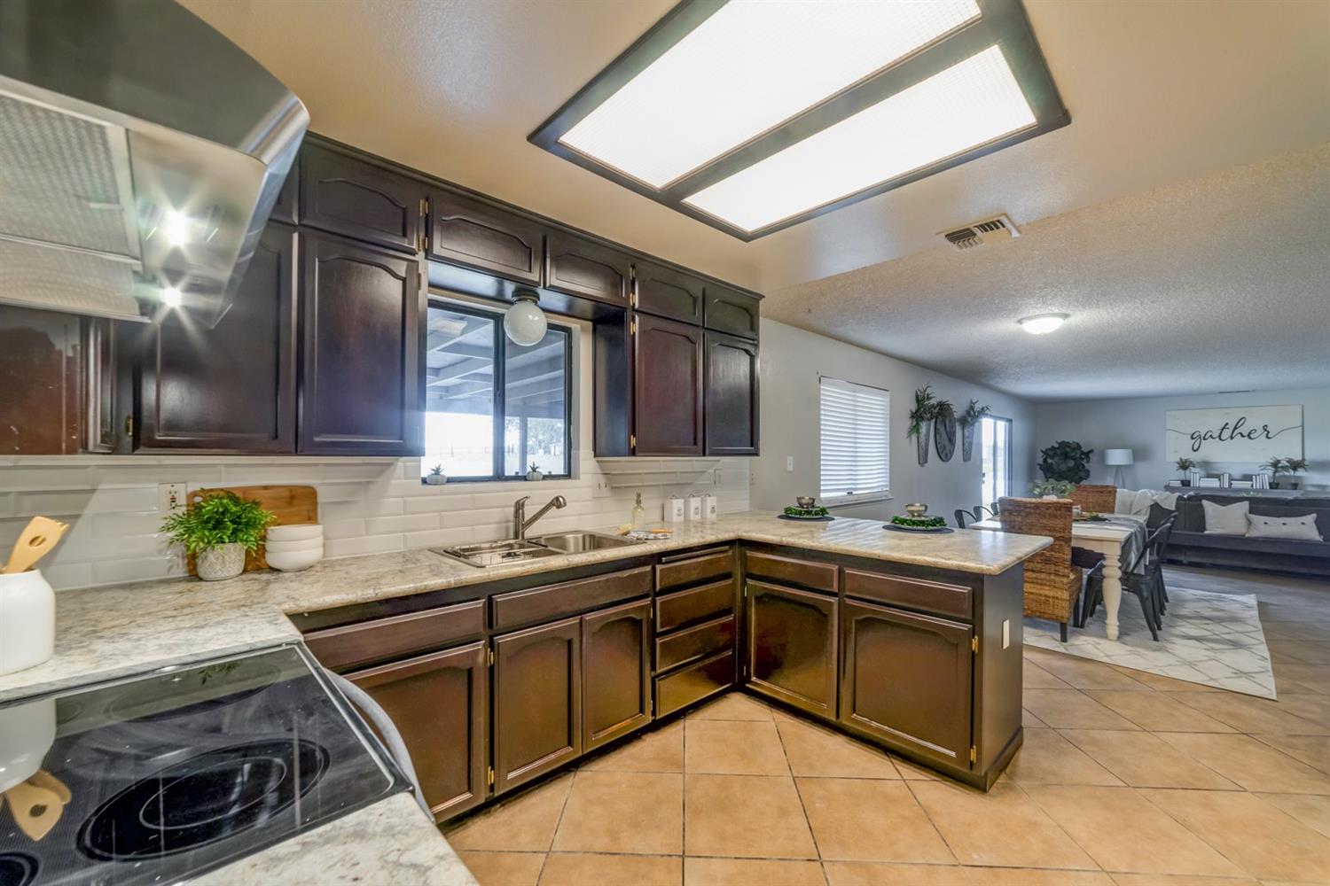 20924 Olympia Road Madera, CA 93638 - Photo 15 of 40 Gallery Image 15