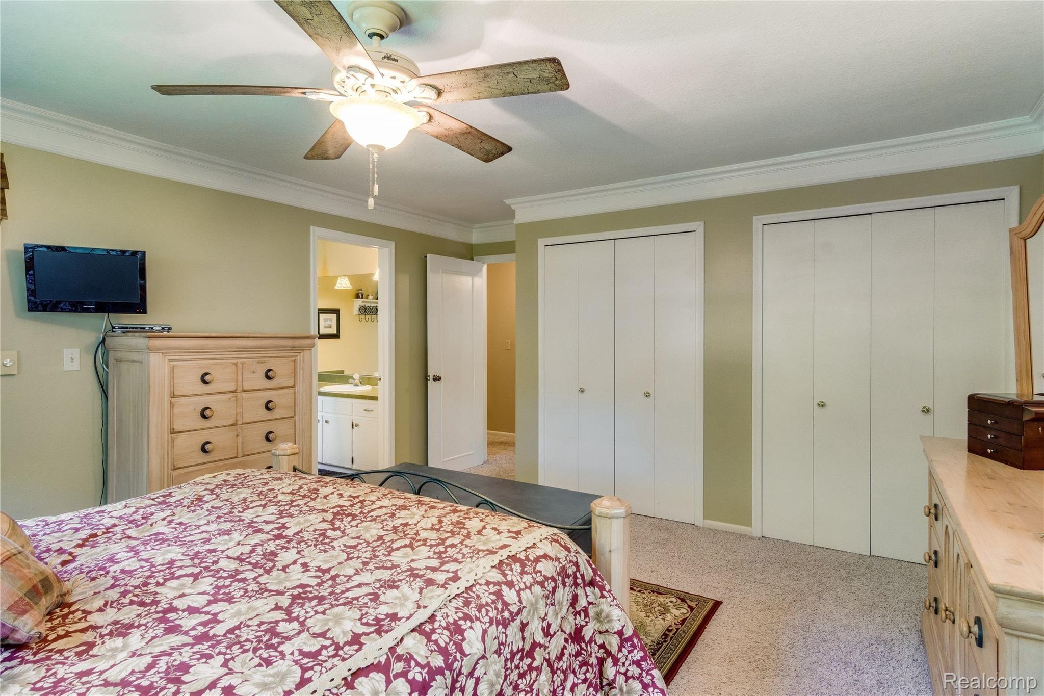 6404 Kings Pointe Road Grand Blanc, MI 48439 - Photo 19 of 38 Interiors (29 of 39).jpg