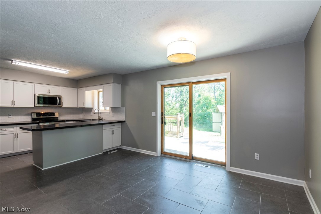 16954 Drake Road Strongsville, OH 44136 - Photo 10 of 27