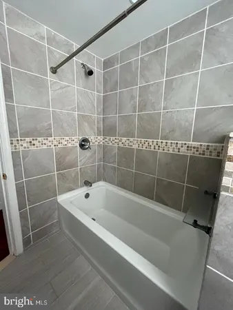 $2,750 | 2430 Carpenter Street, Philadelphia, PA 19146