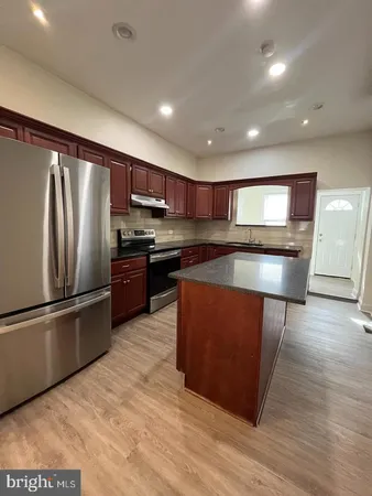 $2,750 | 2430 Carpenter Street, Philadelphia, PA 19146