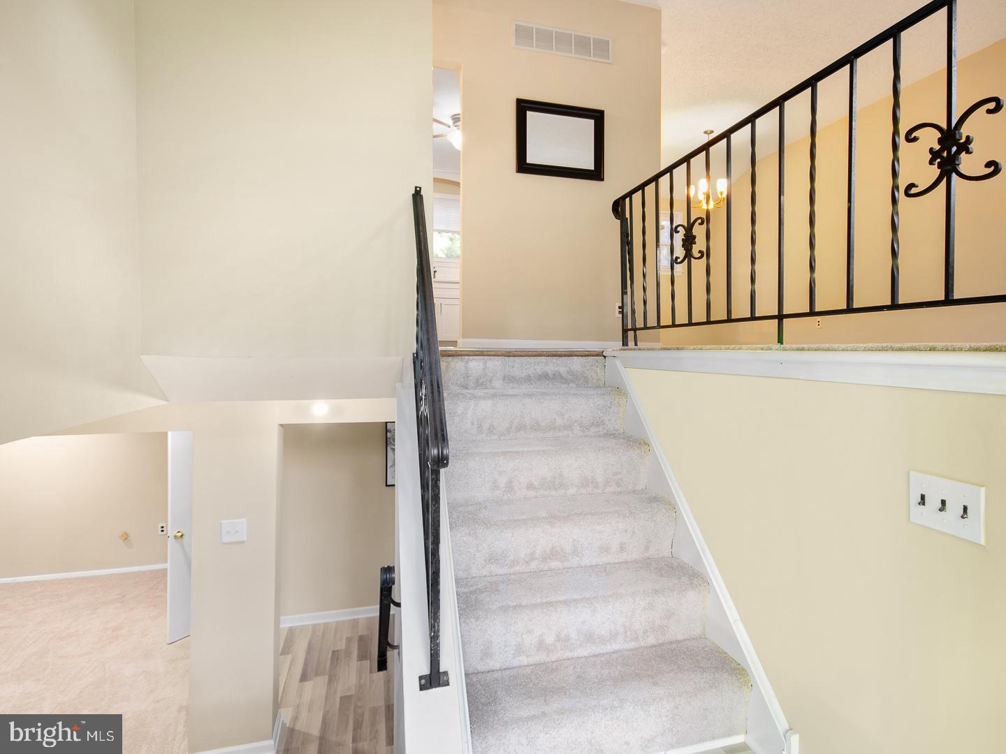 236 Peppermill Road West Berlin, NJ 08091 - Photo 2 of 35 Foyer