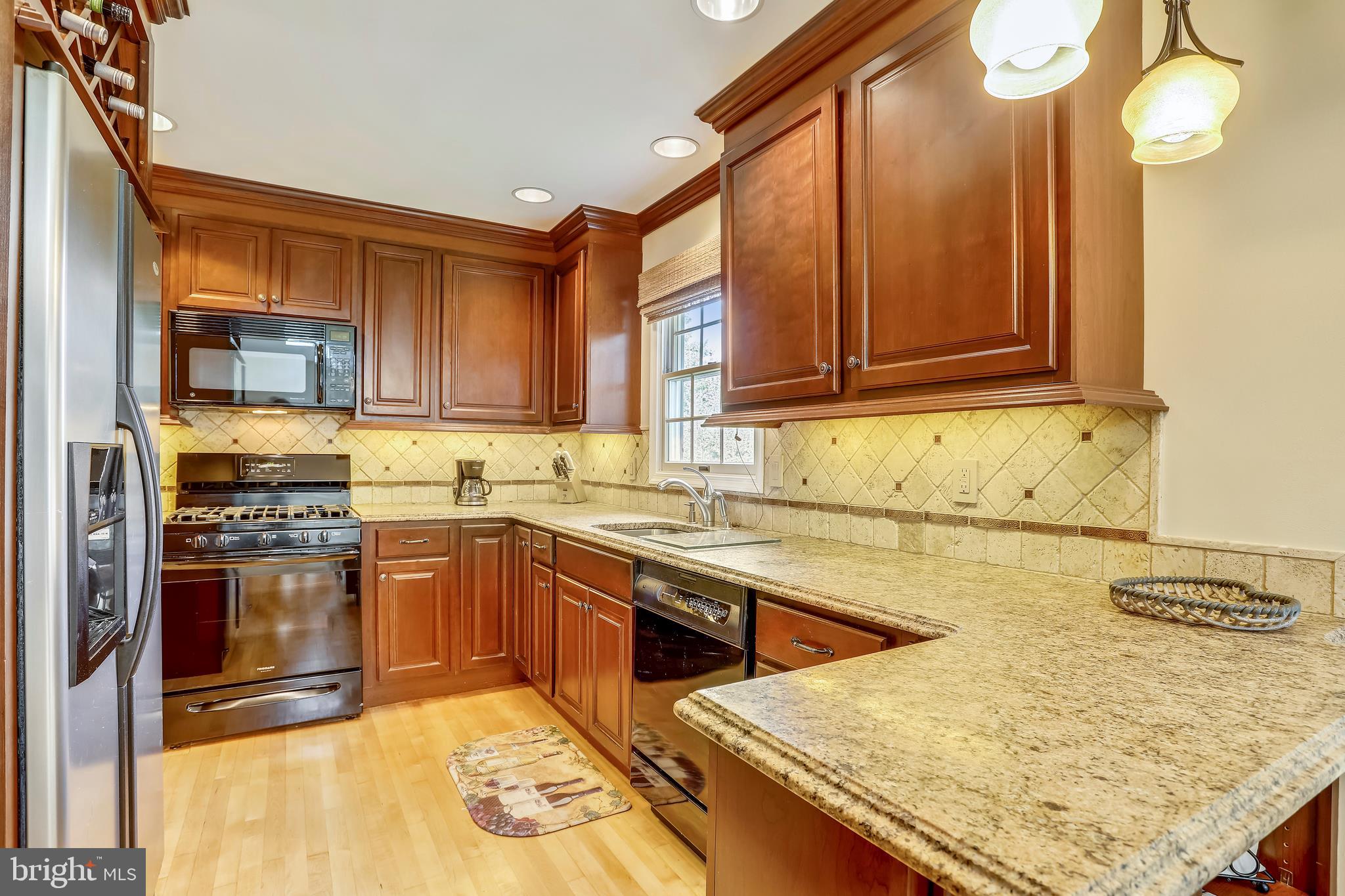 13924 Riding Loop Drive North Potomac, MD 20878 - Photo 12 of 45 Granite counters