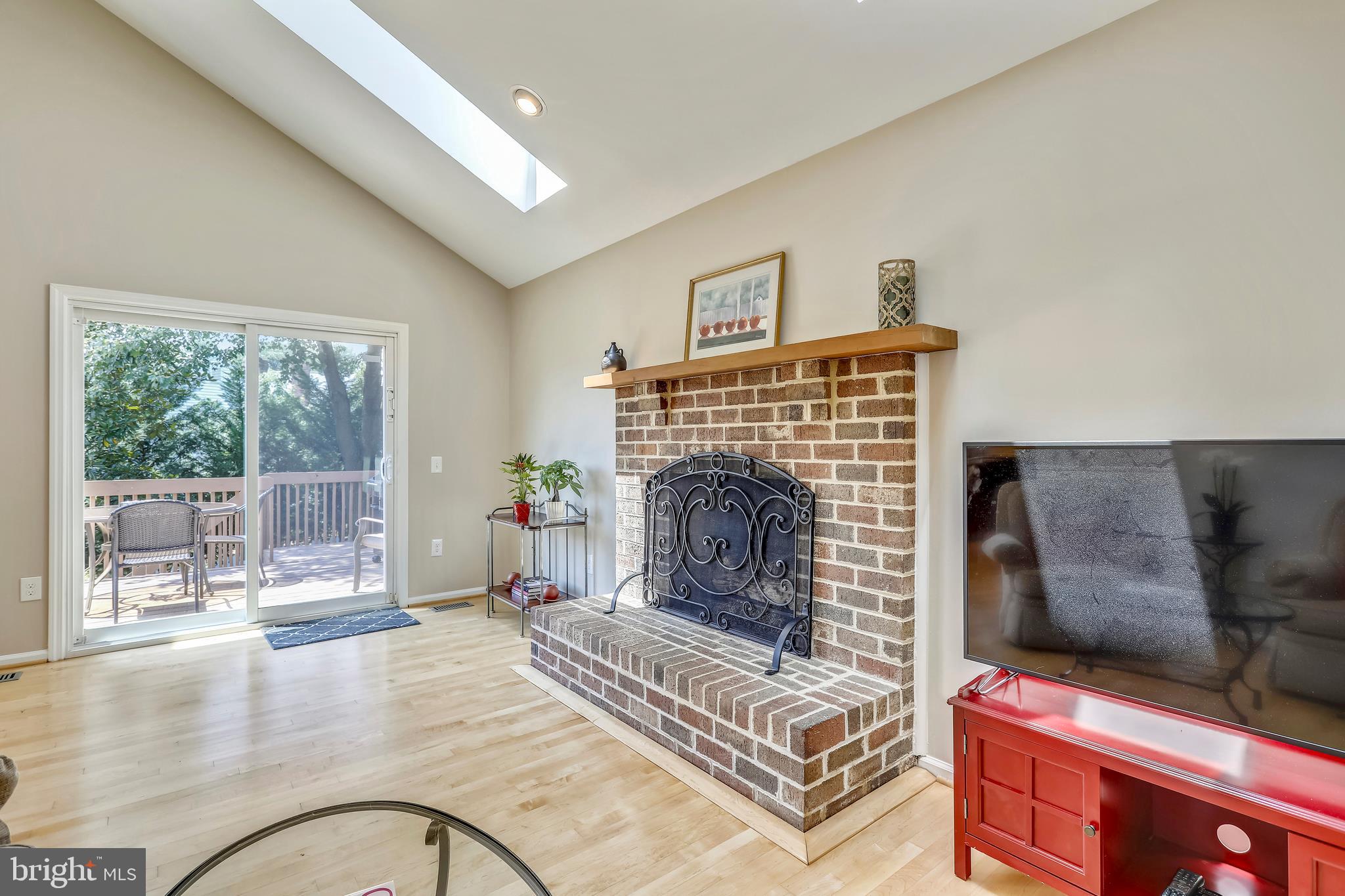 13924 Riding Loop Drive North Potomac, MD 20878 - Photo 16 of 45 Family Room with access to deck
