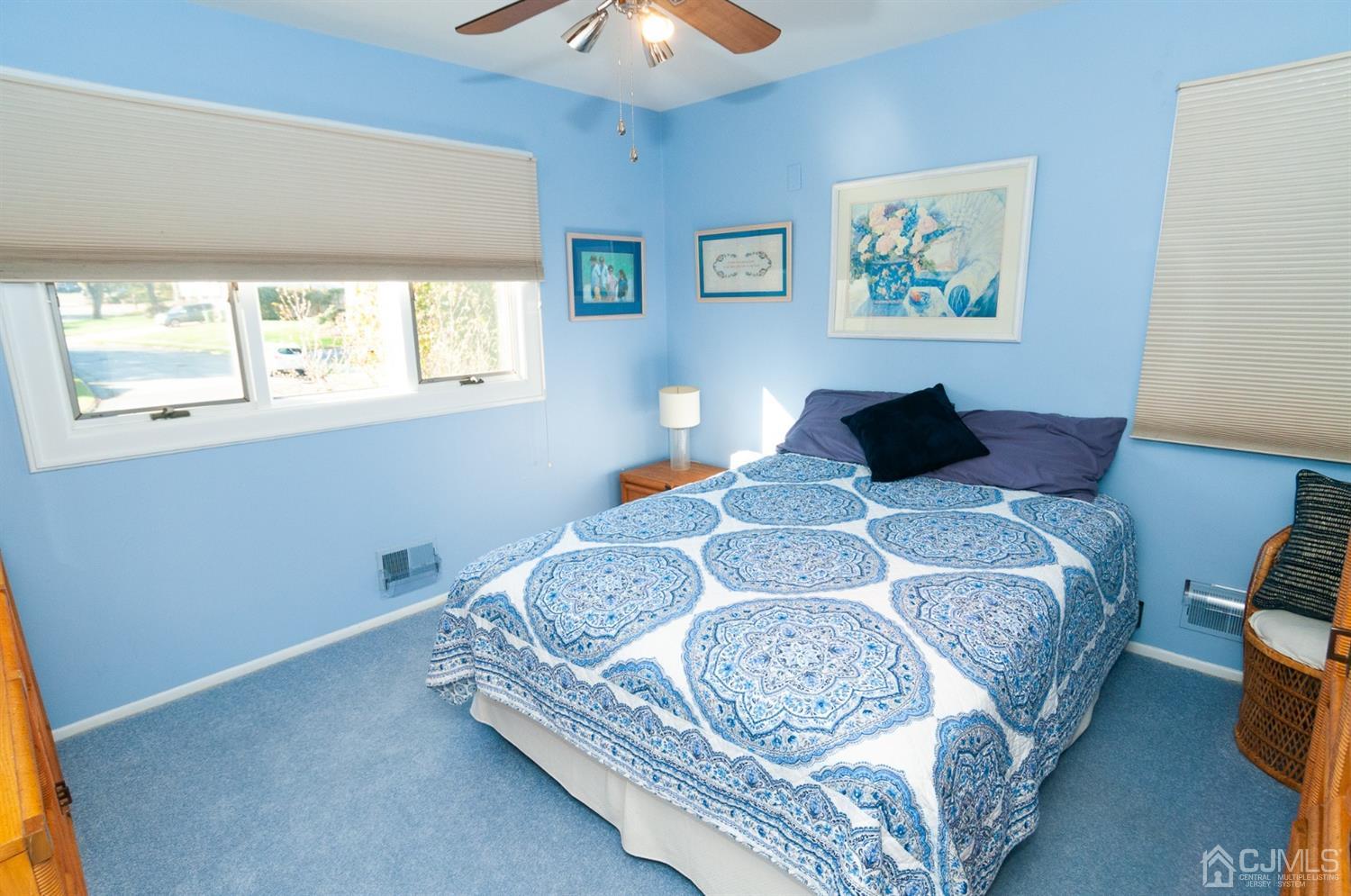 82 Harmon Road Edison, NJ 08837 - Photo 25 of 47 a bedroom with a bed and window