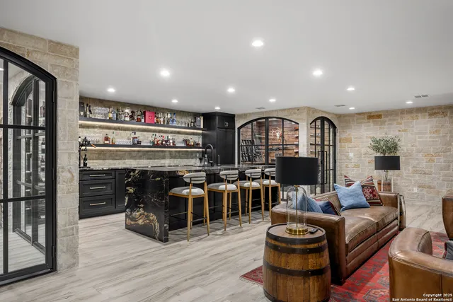 $32,000,000 | 3288 Highway 39, Hunt, TX 78024