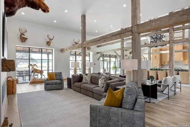 $32,000,000 | 3288 Highway 39, Hunt, TX 78024