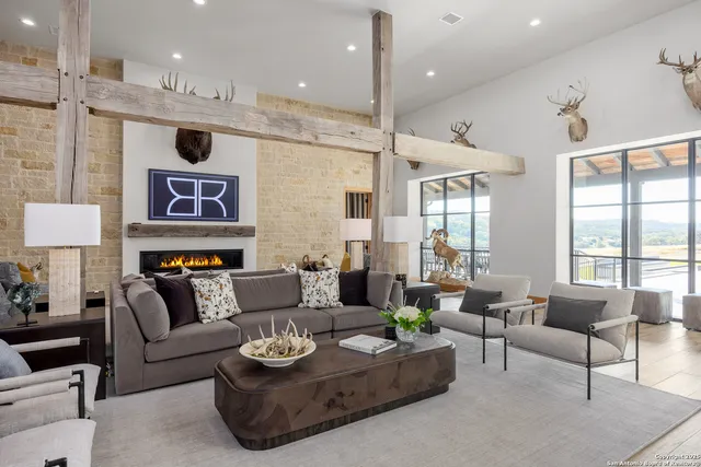 $32,000,000 | 3288 Highway 39, Hunt, TX 78024