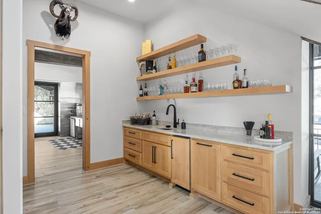 $32,000,000 | 3288 Highway 39, Hunt, TX 78024